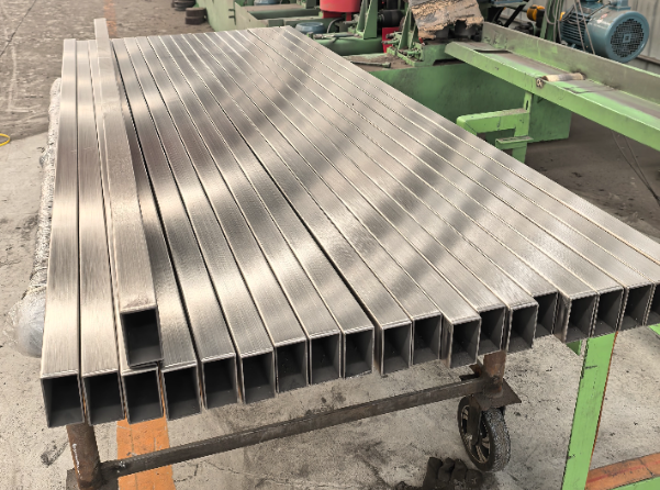 滨海建筑工程行业用不锈钢无缝钢管